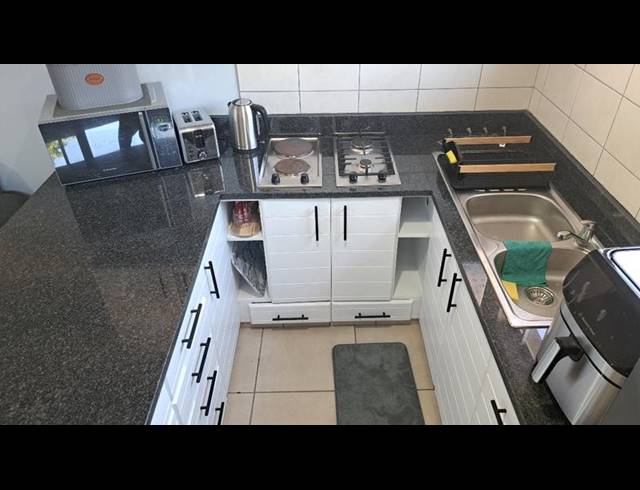 1 BEDROOM PROPERTY TO RENT IN MEER EN SEE